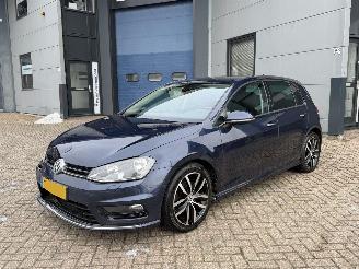 skadebil auto Volkswagen Golf 1.2 TSI R-Line 5Deurs Navi 2014/2