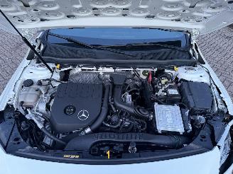 Mercedes A-klasse A200 AMG Pakket NAP Nederlandse Auto Sfeerverlichting picture 12