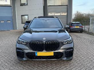 BMW X5 xDrive45e M-Pakket High Executive Pano SkyLounge Harman Kardon Sfeerverlichting Head-Up picture 2
