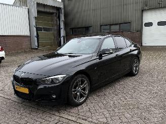 Vaurioauto  passenger cars BMW 3-serie 320D 190Pk M-Pakket Schuifdak 2019/5