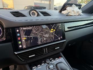 Porsche Cayenne 3.0 E-Hybrid NAP Nederlandse Auto Glasdak Bose 360Camera picture 11