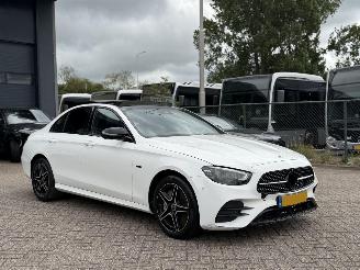 Vaurioauto  passenger cars Mercedes E-klasse 300De AMG Pakket Pano 2020/10