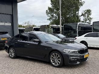 Vaurioauto  passenger cars BMW 5-serie 530D M-Pakket High Executive Harman Kardon 2017/6