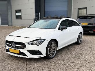 uszkodzony samochody osobowe Mercedes Cla-klasse 220D Premium Plus Pano Sfeerverlichting 2020/3
