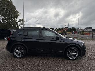 Volkswagen Tiguan 2.0 TDI Automaat Pano R-Line picture 3