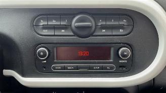 Renault Twingo Twingo III (AH), Hatchback 5-drs, 2014 1.0 SCe 70 12V picture 17