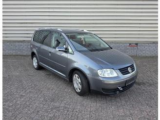 Salvage car Volkswagen Touran Touran (1T1/T2), MPV, 2003 / 2010 1.6 FSI 16V 2004/1