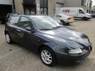 Alfa Romeo 147 1.9 JTD DISTINCTIVE CLIMA picture 4