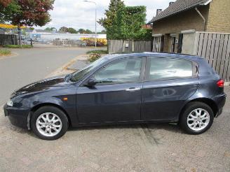 Alfa Romeo 147 1.9 JTD DISTINCTIVE CLIMA picture 2