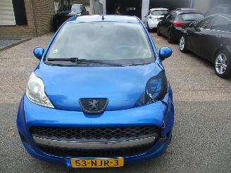 Peugeot 107 1.0-12v URBAN MOVE picture 3