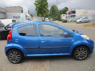 Peugeot 107 1.0-12v URBAN MOVE picture 5