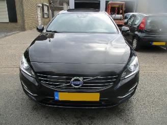 Volvo V-60 2.4 D6 AWD PLUG-IN HYBRID R-DESIGN picture 4