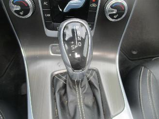 Volvo V-60 2.4 D6 AWD PLUG-IN HYBRID R-DESIGN picture 19