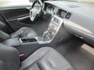 Volvo V-60 2.4 D6 AWD PLUG-IN HYBRID R-DESIGN picture 15