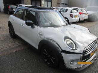 Voiture accidenté Mini Cooper 1.5 CHILI AUTOMAAT CLIMA NAVI PANO LEDER 2019/9