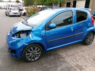 Unfallwagen Peugeot 107 1.0-12V URBAN MOVE AIRCO 2010/9