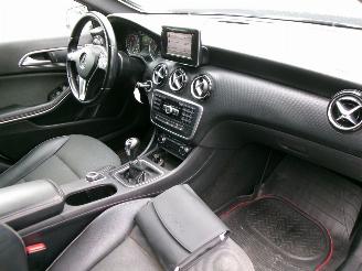 Mercedes A-klasse 180 AMBITION AIRCO NAVI picture 11