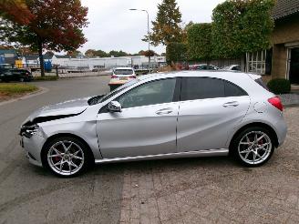 Mercedes A-klasse 180 AMBITION AIRCO NAVI picture 2