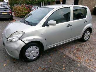skadebil auto Daihatsu Sirion SIRION 2  1.3-16V COMFORT AUTOMAAT AIRCO 2007/7