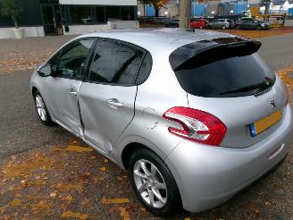 Peugeot 208 1.2 e-VTI STYLE AUTOMAAT 5 DEURS picture 9