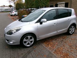 Renault Scenic 1.4 TCE BOSE CLIMA NAVI GEEN SCHADE picture 1