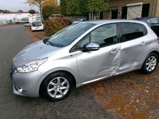Peugeot 208 1.2 e-VTI STYLE AUTOMAAT 5 DEURS picture 1