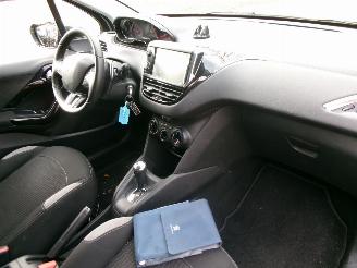 Peugeot 208 1.2 e-VTI STYLE AUTOMAAT 5 DEURS picture 13