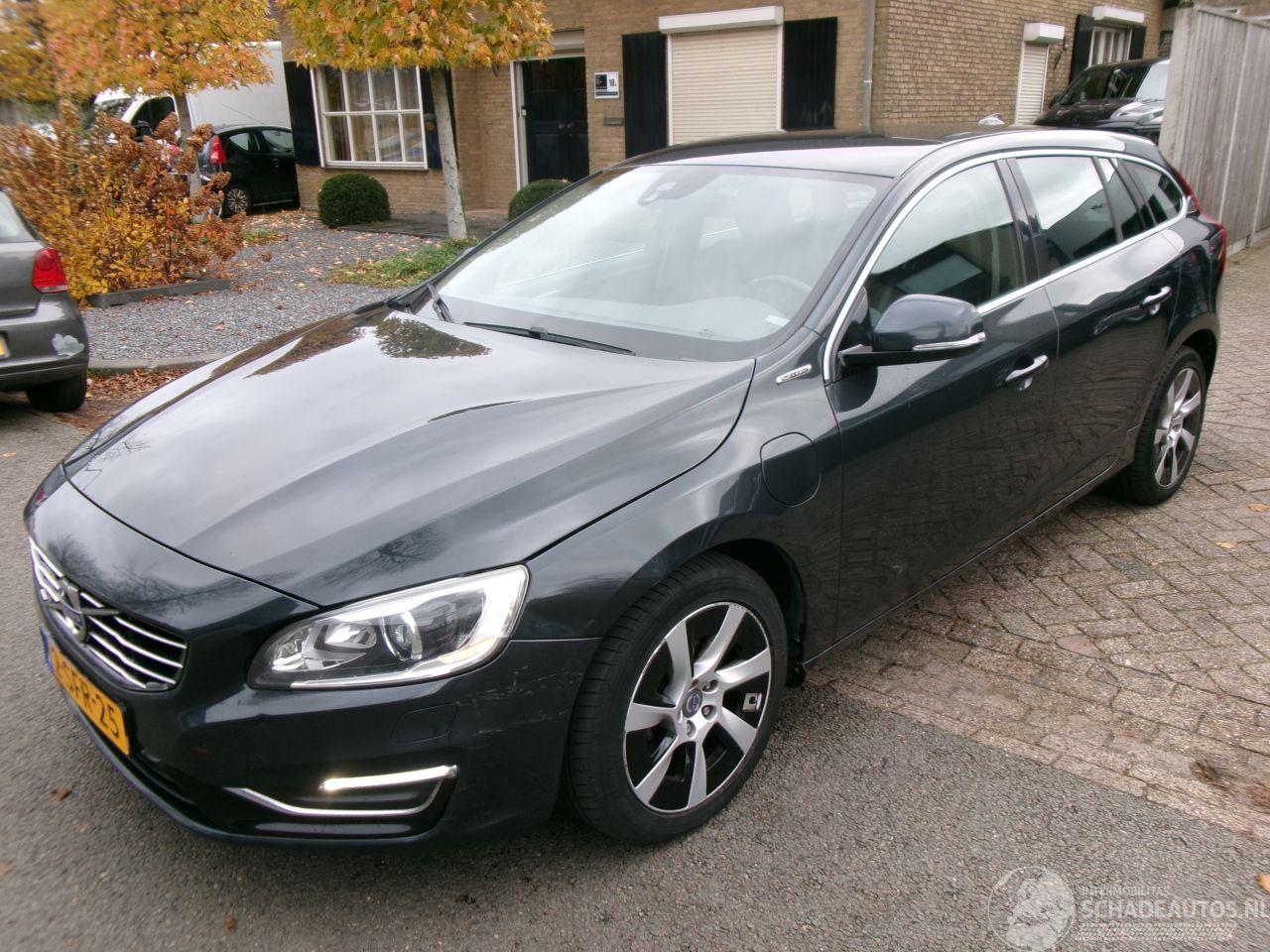 Volvo V-60 2.4 D6 AWD PLUG-IN HYBRID SUMMUM