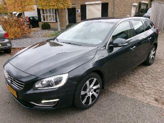 Volvo V-60 2.4 D6 AWD PLUG-IN HYBRID SUMMUM picture 1