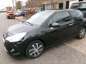 Vaurioauto  passenger cars Citroën DS3 1.6 e-HDI SO CHIC CLIMA 2011/7