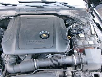 Jaguar XF 2.0 D R-SPORT AWD picture 24