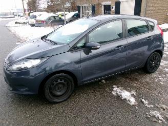 skadebil auto Ford Fiesta 1.25 LIMITED AIRCO 2011/1