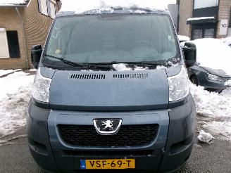 Peugeot Boxer 330 2.2 HDI PROFIT INVALIDE VERVOER picture 1