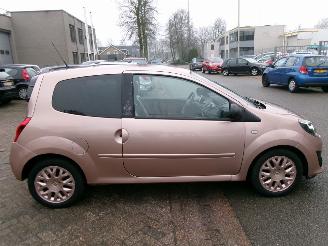 Renault Twingo 1.2-16V MISS SIXTY GEEN SCHADE picture 5