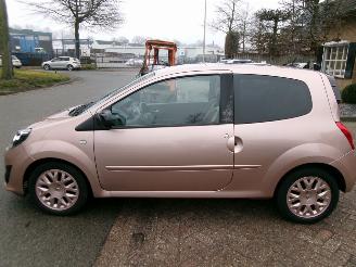 Renault Twingo 1.2-16V MISS SIXTY GEEN SCHADE picture 2
