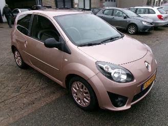 Renault Twingo 1.2-16V MISS SIXTY GEEN SCHADE picture 4