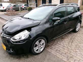 krockskadad bil auto Renault Clio 1.2 I EXPRESSION AUTOMAAT 2016/1