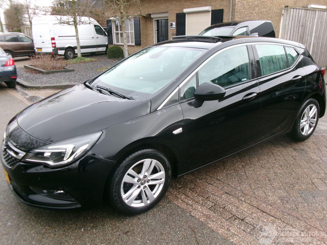 Opel Astra 1.6 CDTI ONLINE EDITION  CLIMA NAVI