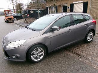 Unfallwagen Ford Focus 1.0 LEASE AIRCO 5 DEURS 2012/3