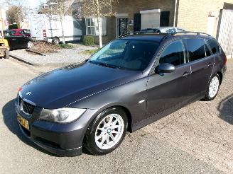 Voiture accidenté BMW 3-serie 318 I BUSINESS LINE CLIMA NAVI 2008/2