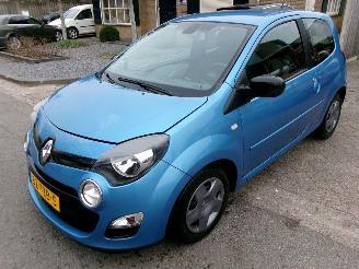 krockskadad bil auto Renault Twingo 1.2 16V DYNAMIQUE CLIMA 2012/4
