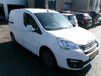 Peugeot Partner 120 1.6 HDI AIRCO picture 4