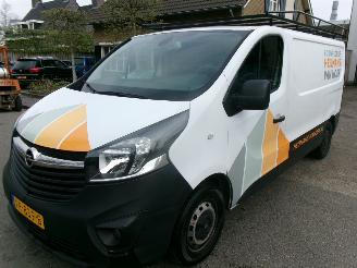 skadebil bedrijf Opel Vivaro 1.6 CDTI L2 H1 EDITION AIRCO NAVI 2015/8