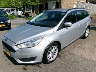Voiture accidenté Ford Focus 1.5 TDCI EDITION CLIMA NAVI 2015/11
