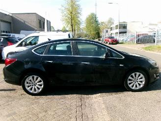 Opel Astra 1.4 COSMO CLIMA NAVI SEDAN picture 5