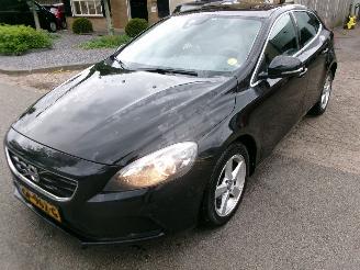 Damaged car Volvo V-40 2.0 D2 MOMENTUM BUSINESS 2015/7
