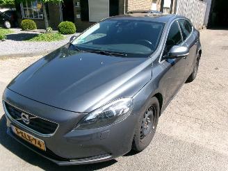 Auto incidentate Volvo V-40 1.6 DIESEL MOMENTUM 2013/5