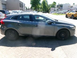 Volvo V-40 1.6 DIESEL MOMENTUM picture 5