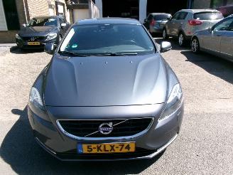 Volvo V-40 1.6 DIESEL MOMENTUM picture 3