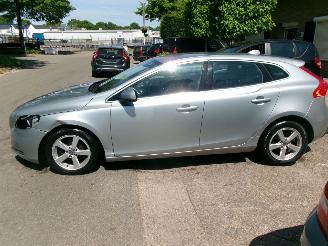 Volvo V-40 1.6 D2 MOMENTUM CLIMA  NAVI picture 2